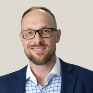 Pawel Malukiewicz Group Head - Channels and Customer Experience MeDirect